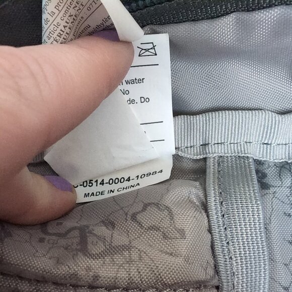 Pacsafe Venturesafe 15L GII Anti theft daypack - Black and Grey - Picture 7 of 8